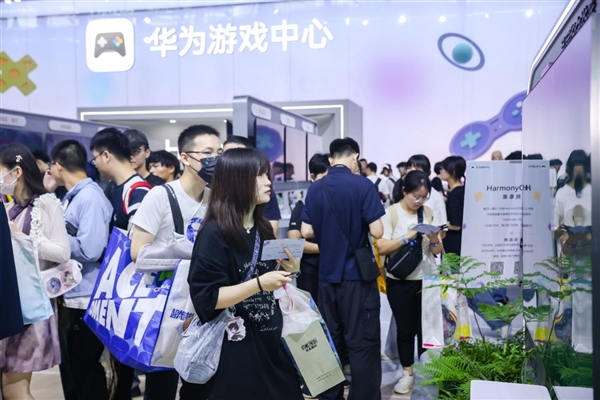 ChinaJoy首日直击：50+款鸿蒙游戏引爆玩家热潮