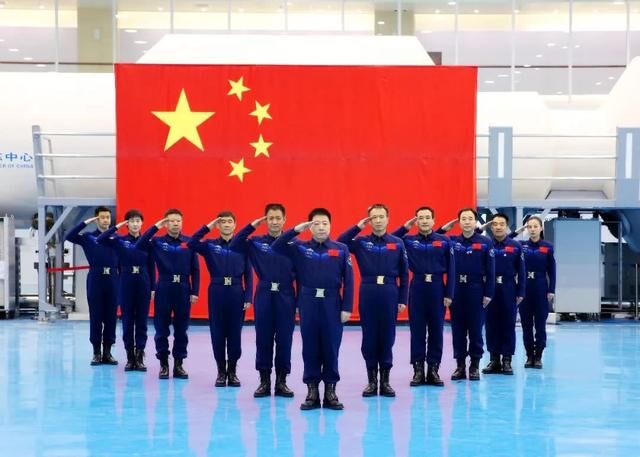 神舟十二王炸组合亮相，鸿蒙3次改口逆袭，中国两大科技齐升空-鸿蒙开发者社区